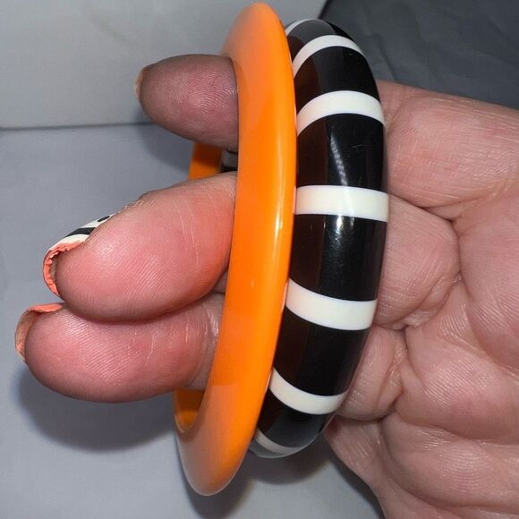 Vintage 80s Set of Bangle Bracelets - Picture 5 of 8